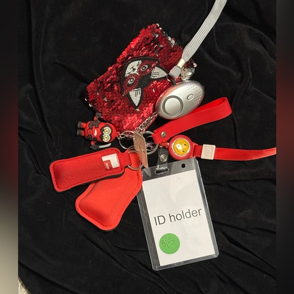 Red‎ kids keychain - Picture 1 of 4